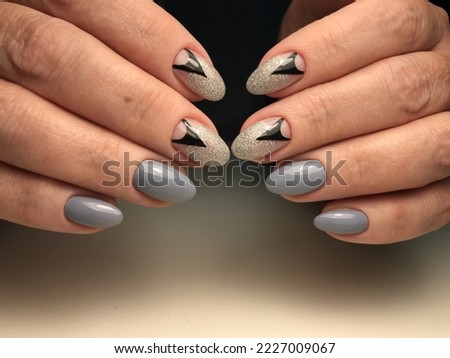 Minimalistic geometric nail design ideas