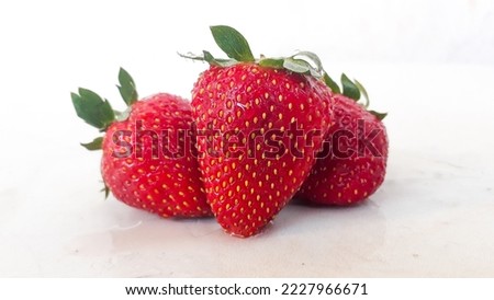 Nice  profeisonal pic for strawberry 