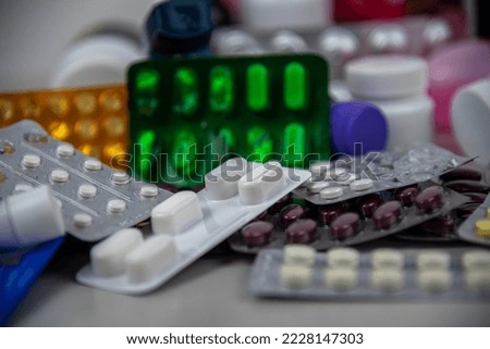 Medicines for use in hospital. Medicines for human consumption. First aid kit. Drugs and pills. Pharmaceutical products