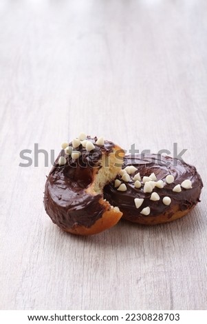 Donut cake with mouthwatering chocolate jam toppings