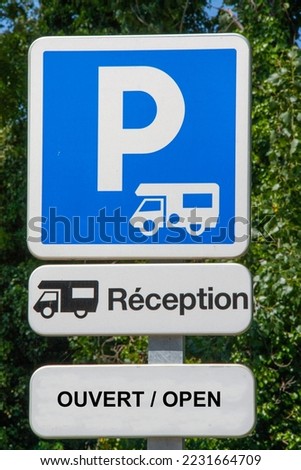French sign regulated parking motorhome area