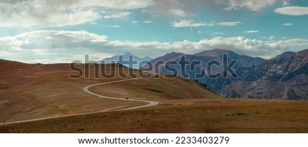 Autumn scenery at Trail Ridge Road in Rocky Mountain National Park, Colorado
