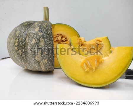 Pumpkin (Cucurbita moschata) or waluh or pumpkin is a woody shrub and belongs to the Cucurbitaceae family.