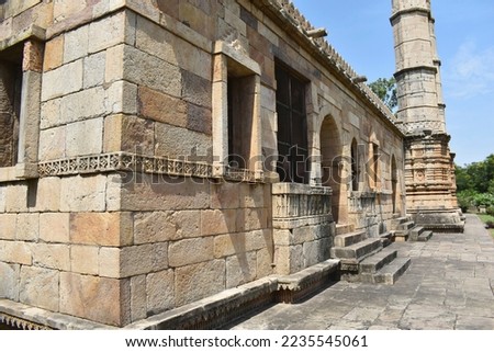 Shaher ki Masjid, Masjid Entrance - view from left front, Islamic religious architecture, built by Sultan Mahmud Begada 15th - 16th century. A UNESCO World Heritage Site, Gujarat, Champaner, India