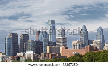 Daytime shot of the Philadelphia skyline.