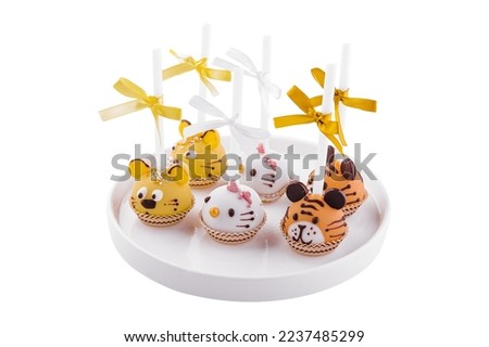 baby mousse cakes in the form of tigers