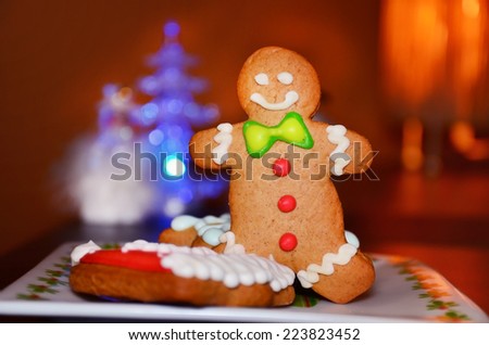 Smiling gingerbread man for Santa
