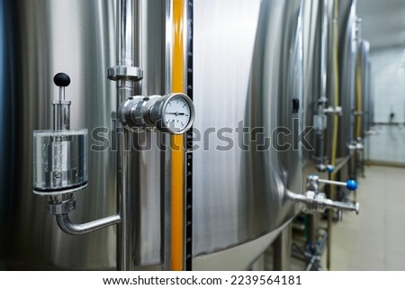 Barometer showing pressure in tank with fermenting beer