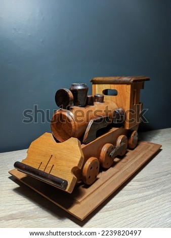 Desember, Bandung 2022: Locomotive wooden toy