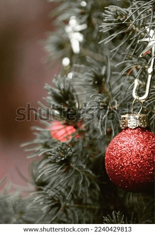 A beautiful Christmas tree picture can be made as a card or wallpaper