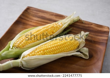 a picture of yellow-ripe corn