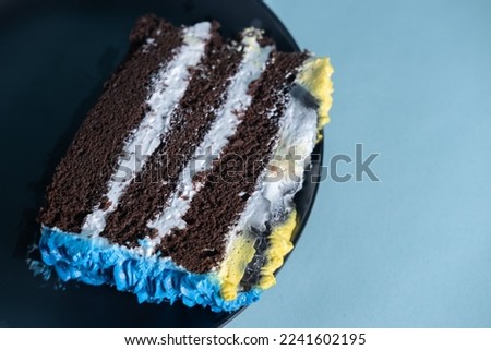 Ice cream cake with the basic ingredients of chocolate and cream which gives delicacy when frozen
