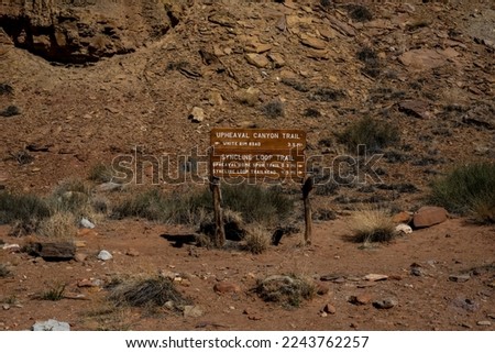 Sign for Upheaval Canyon and Syncline Loop Trails in Canyonlands National Park