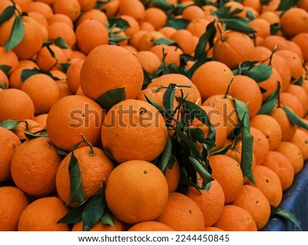 Picture of oranges a lot in the fruit and vegetable store 