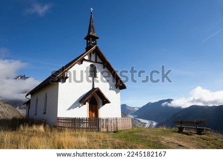 Chapel Belalp - Lusge with on the background the Great Aletsch Glacier (Aletschbord, Belalp, Valais, Switzerland)