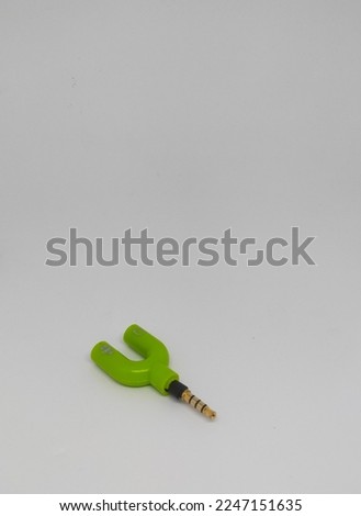 audio adapter splinter, solid green
