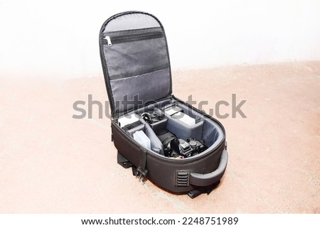 Photographer camera bag to keep accessory iems