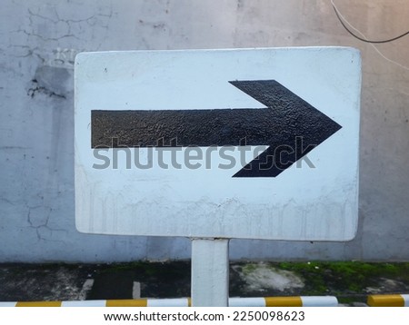 direction board with arrow direction pictures