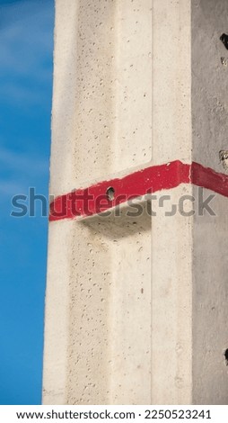 Red line in concrete pole