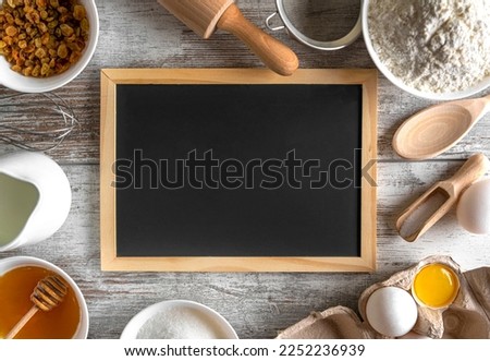 A plate for writing a recipe on the kitchen table. There is space for text.
