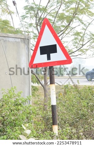 Highway Traffic signal guidepost symbol board