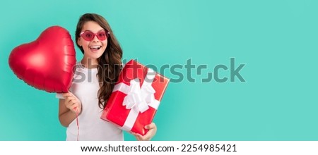 valentine day. shopping final sell out. teenage shopper. stylish teen girl in sunglasses. Kid girl with gift, horizontal poster. Banner header with copy space.
