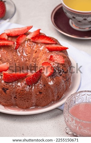 Step by step recipe for making strawberry pie on a gray background