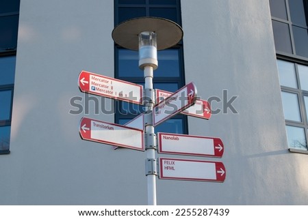 Dutch route signage at the radboud university campus