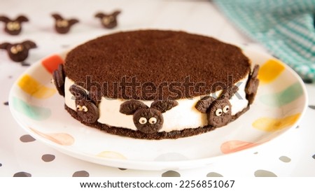 Oreo cake with cream decorated for Halloween.
