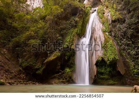 Paradise view of El Chuveje waterfall in Pinal de Amoles, Querétaro Royalty-Free Stock Photo #2256854507