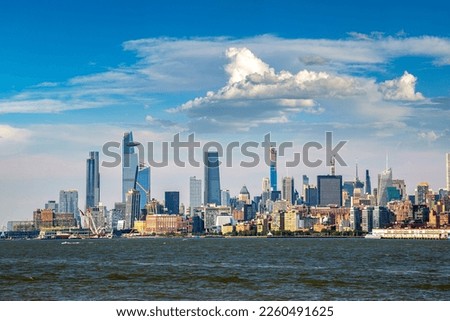 Panoramic view of Manhattan cityscape in New York City, NY, USA