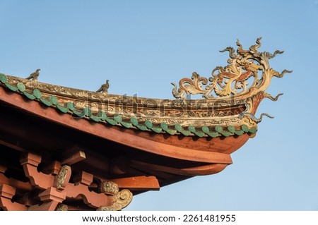 details of South Fujian historical house roof