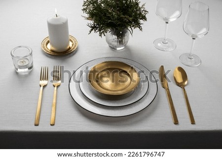 Plate without food. Dining table empty plate. Top view.