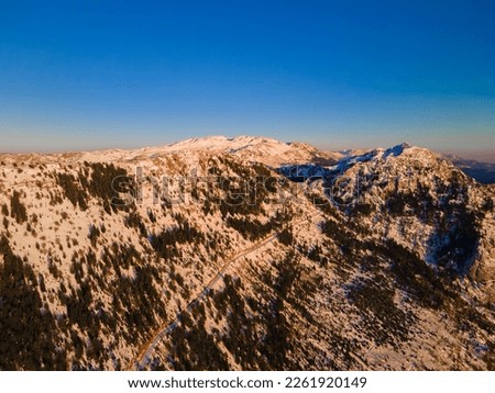 photo beautiful scenery of clear white snowy mountains and hills