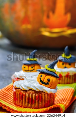 Halloween pumpkin head cupcake, dessert