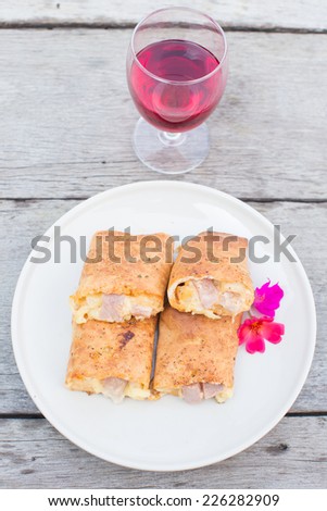 pan pizza Ham  and sweet drink