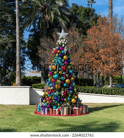 A picture of a colorful Christmas tree.