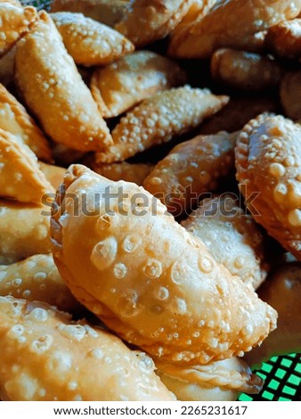 a picture of curry puff
