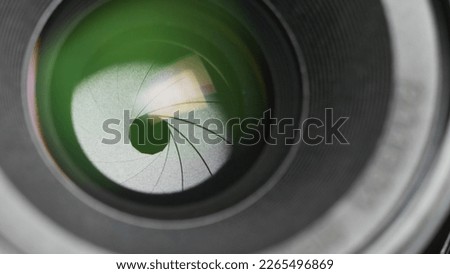 Camera lens diaphragm blades opening smoothly