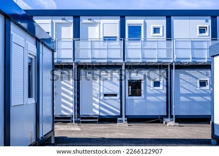 typical modern mobile home container - photo