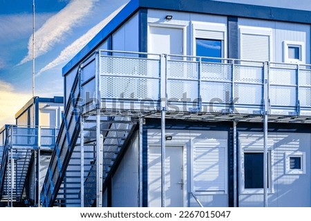 typical modern mobile home container - photo