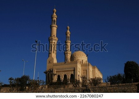 El-Tabia Mosque, Aswan against the background of cloudless blue sky (2007, Jan.)