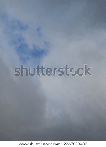 Picture of a sky in the middle of the day
