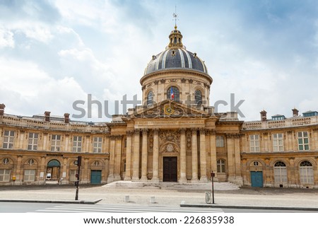 Institute de France in Paris, it was made between 1662 and 1688 by architect Louis Le Vau