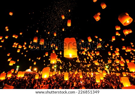 Flying Sky Lantern on Yeepeng festival, thai lanna tradition religion in Chiangmai thailan