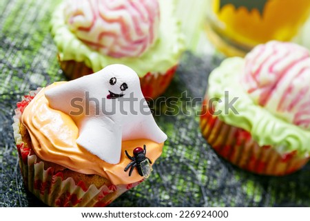 Halloween ghost cakes, dessert