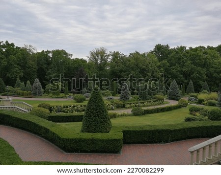 Royal garden with many paths and trimmed bushes