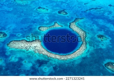 The Great Blue Hole, Belize Royalty-Free Stock Photo #2271323241