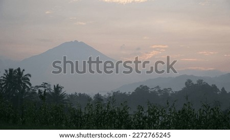 picture of mount sumbing in the morning 