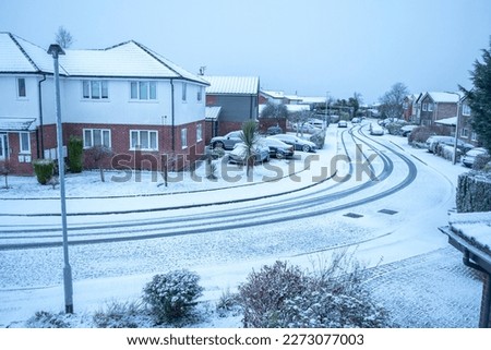 picture of a street after a night of snowing in Manchester, UK